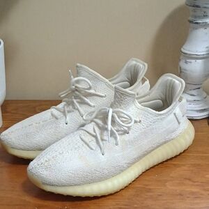 Adidias Yeezy Boost 350 V2 (No Box)